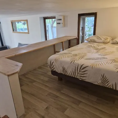 Spacious With Garden In Gorges D'ardeche